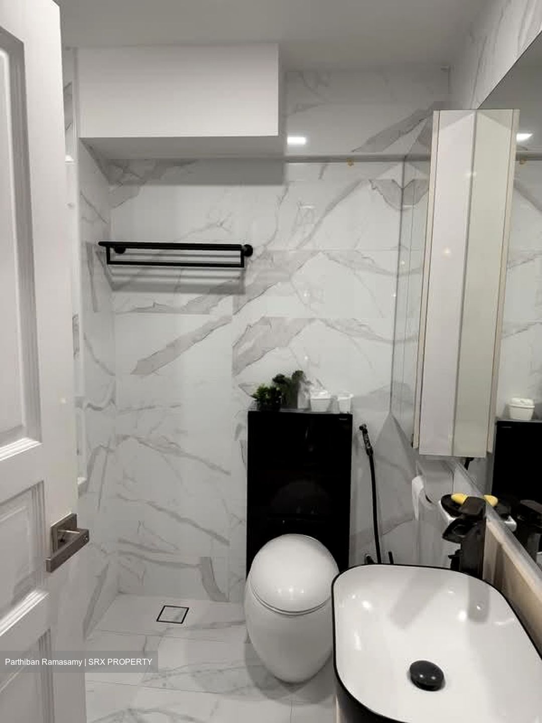 Blk 533 Hougang Avenue 6 (Hougang), HDB Executive #605400321